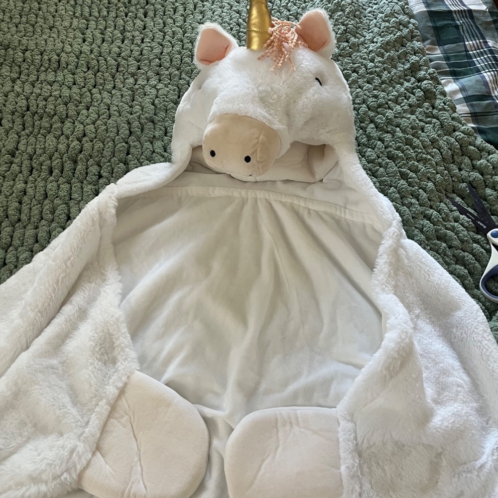 Unicorn Hooded Plush Blanket – Soft Cozy Kids Throw 🦄✨ 40x50 in barely used